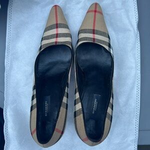 Burberry London Pumps